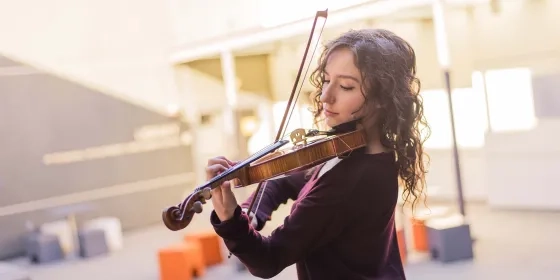 A photo of an SFCM violinist