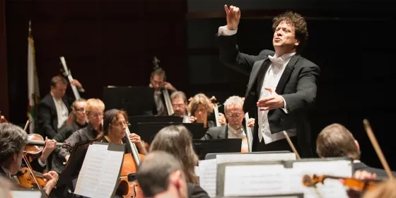 Donato Cabrera and the California Symphony. (Credit: Kristen Loken)